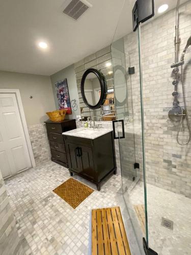 Renovated Studio, Near Hospitals, Mbta in Boston, USA