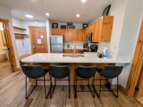 Expedition Station 8607 by SummitCove Lodging in Keystone, USA