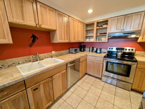 Pines 2129 by SummitCove Lodging in Keystone, USA