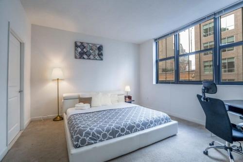 Waterfront Baltimore 2BR Furnished Apartment apts in Baltimore, USA