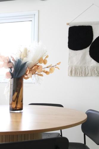 Miklat Tranquil Charming Apt Near Park By Feelhome - image 2