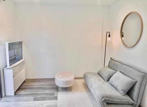 Garden Apartment in centre of Bondi - image 6