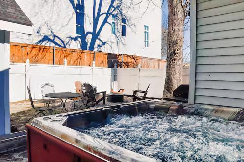Backyard Oasis 5 Mins to Downtown – khách sạn tại Đông Dallas