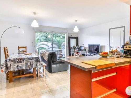 Maison contemporaine avec terrasse, 6 couchages, centre-ville Biscarrosse - FR-1-877-42