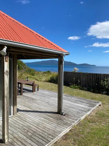 Beach side Waikanae Bach in Waikanae
