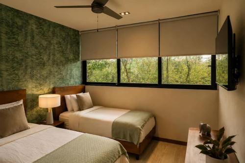 Beautiful Penthouse with Private Rooftop Pool - image 5