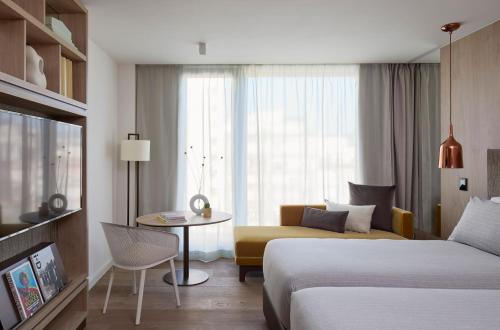 room detail thumbnail 0