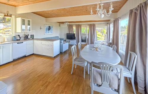 Cocina, Nice Home In Tjøme With Wifi in Tjome