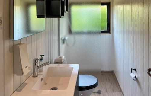 Vannas istaba, Nice Home In Storvorde With Wifi in Hals
