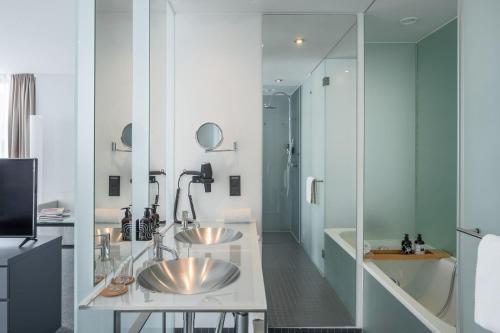 room detail thumbnail 1