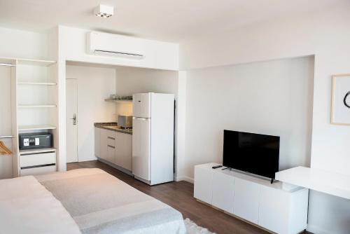 Top Rentals Ideally located in the Retiro area, Top Rentals promises a relaxing and wonderful visit. The property has everything you need for a comfortable stay. Service-minded staff will welcome and guide you at