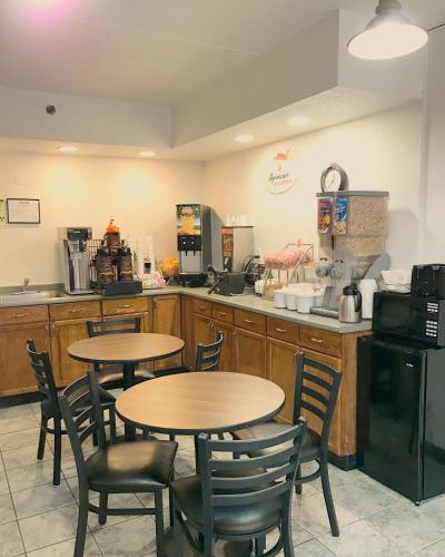 Super 8 by Wyndham Groton in Groton, USA