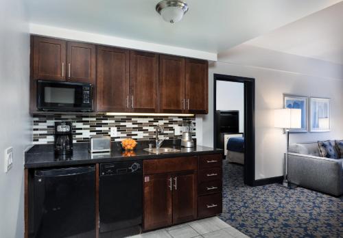 Canterbury Resort 1BR Apartment - image 5