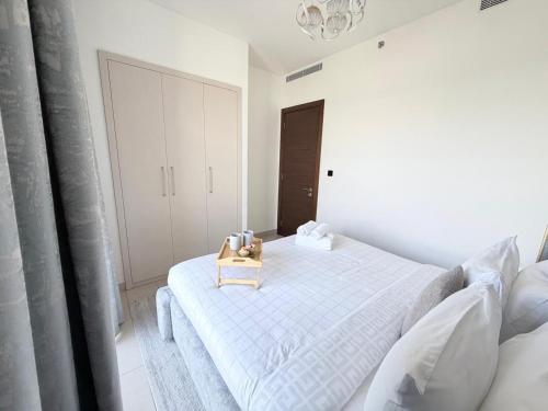 VayK - Modern 1 BD with Balcony & Community Views - image 9