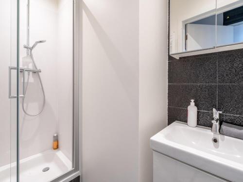 Cozy Antwerp Apartment Stay for 7, Antwerpia (zdjęcie 11)