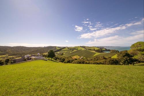 Waiheke Luxury Blue and Green Rooms