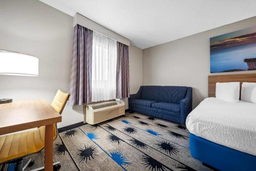 Days Inn by Wyndham Troy - image 36