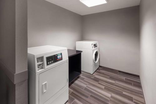 La Quinta by Wyndham Austin Round Rock - image 25