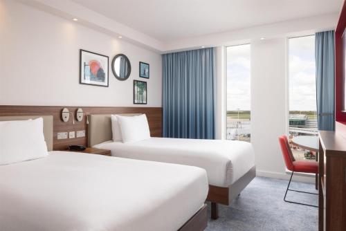 Hampton By Hilton London Stansted Airport - image 44