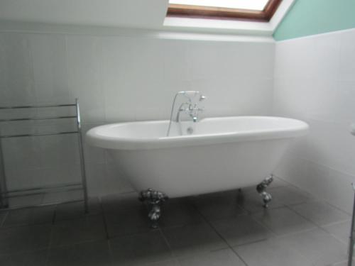 Earlston House - image 10