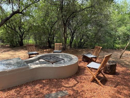 Warthogs Rest - Hoedspruit Warthogs Rest - Hoedspruit