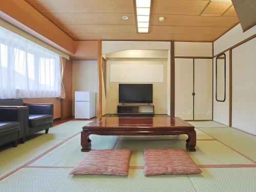 room detail thumbnail 2