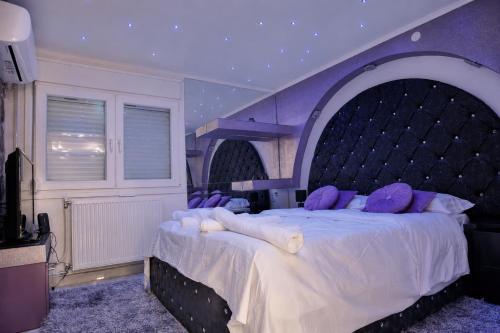 Eleni De Lux - Indoor Jacuzzi Residence in Lydia in Lidia