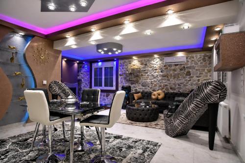 Facilities, Eleni De Lux - Indoor Jacuzzi Residence in Lydia in Lidia
