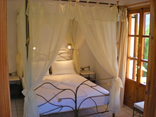 Double Room image 9
