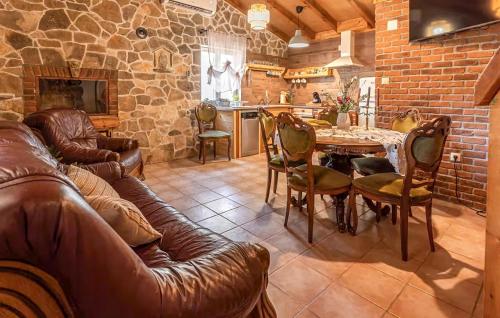 virtuve, Pet Friendly Home In Gornja Slivnica in Slivnica