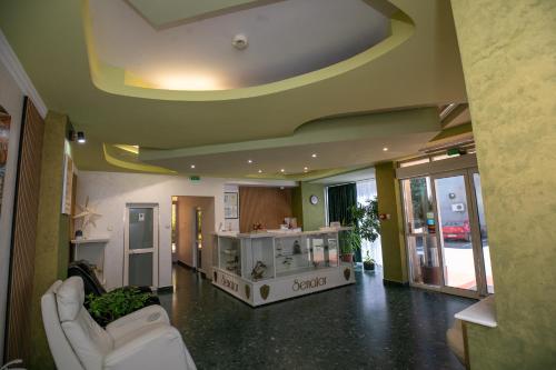 Hotel Senator 2