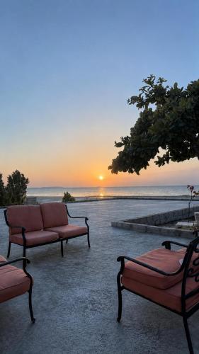 Shuweihat Beachfront Vacation House in Jebel Dhanna