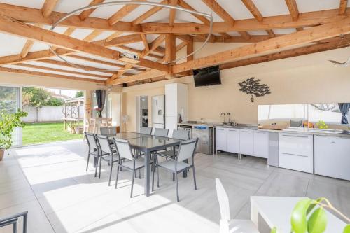 Le Soleil de Provence et le jardin avec l'Olivier in Les Olives