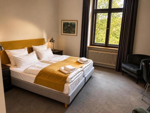 1 queen bed