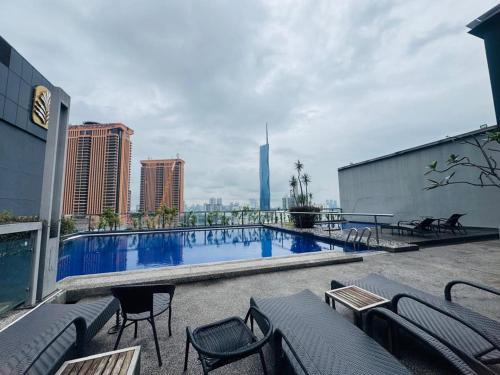 Bukit Bintang Fairlane Suites by Begonia - image 11