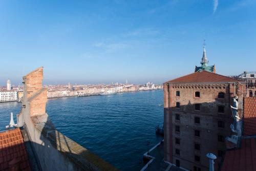 Imperial terrace - image 2