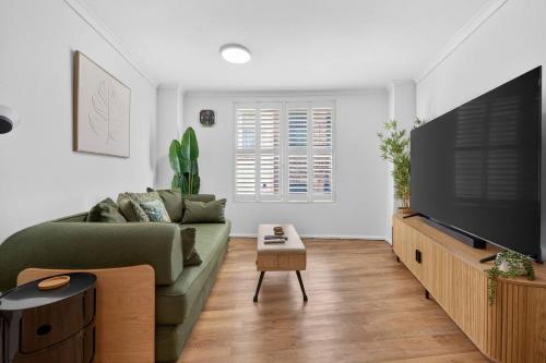 Afterglow Haven - Cosy Stay near Dining and Nightlife - main image