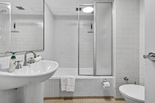 Afterglow Haven - Cosy Stay near Dining and Nightlife - image 12