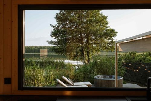Mini Lake House - domek nad samym jeziorem in Пентіни