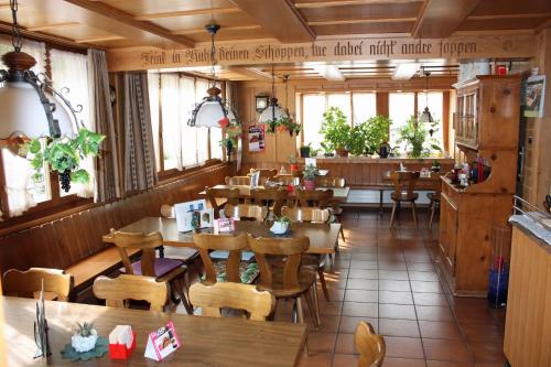  Restaurant Koi-Gartenteich, Pension in Hausernmoos bei Luthern