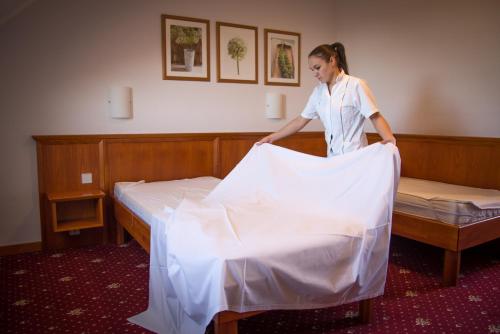 2 twin beds