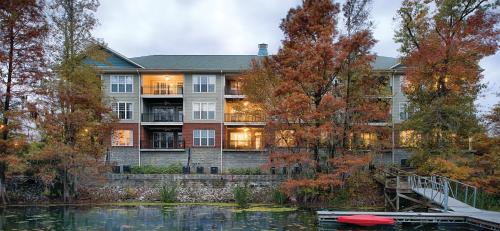Lake Marion Resort 2BR Apartment - image 12