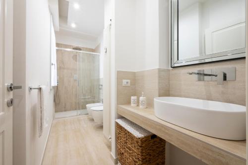 Angelico apt con balcone e ascensore - main image