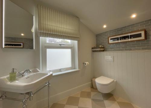 Wordsworth Cottage - image 2