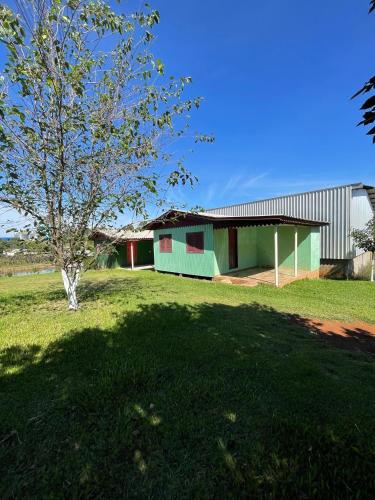Casa Completa mobiliada próx à JBS (Casa Completa mobiliada prox a JBS) in Rodeio Bonito