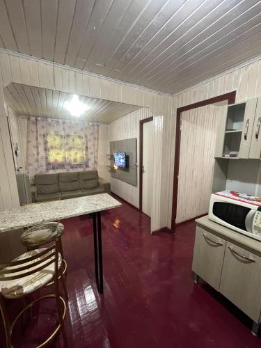 Casa Completa mobiliada próx à JBS (Casa Completa mobiliada prox a JBS) in Rodeio Bonito