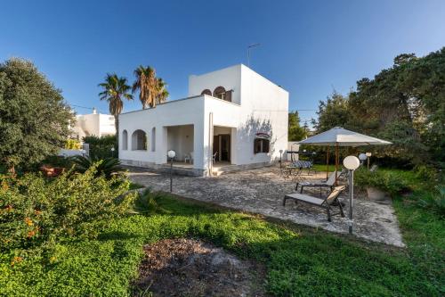 Exterior view, Villa Il Ginepro by BarbarHouse in Pilone