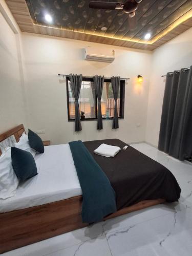 Aavishkar Prime 2BHK Private Villa in Lonavala - Private Pool, Garden & Turf near The Oven, Pawna Dam, Lonavala