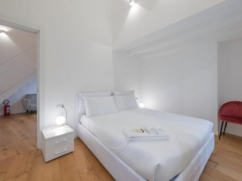 Xenia Milano - 2 rooms apt in Via Nino Bixio 6