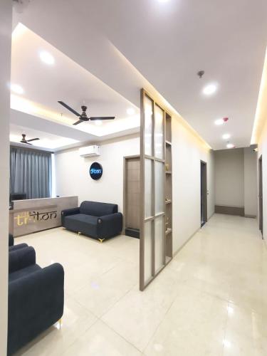 THE Triton Hotel - image 2